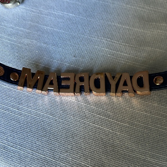 BCBGeneration DAY DREAM affirmation bracelet - Picture 4 of 6